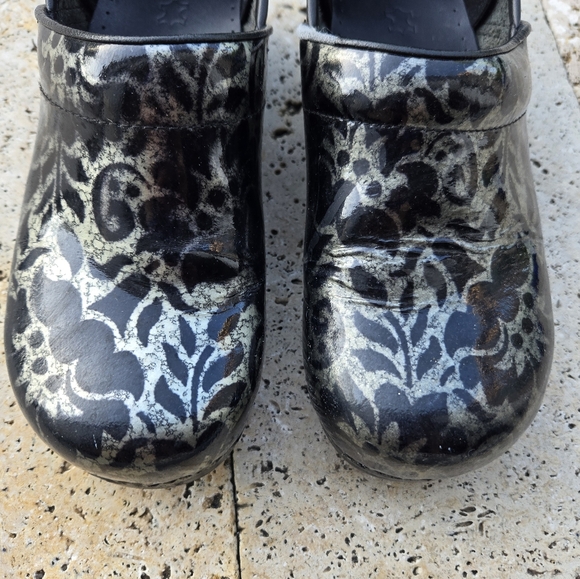 Dansko Professional Patent Silver & Black Floral Clogs-Size 40 - Picture 8 of 8